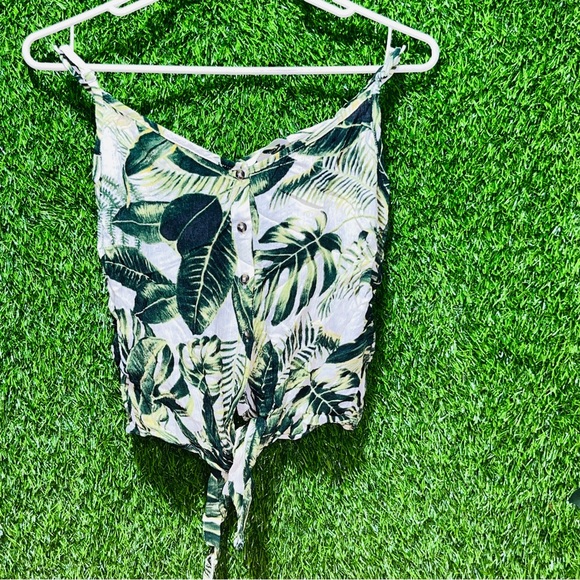 H&M floral tie up top - Picture 2 of 6